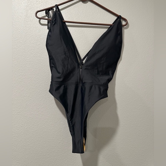 Carmen Marc Valvo NEW🔥 Black Halter One-Piece Swimsuit - Picture 9 of 9